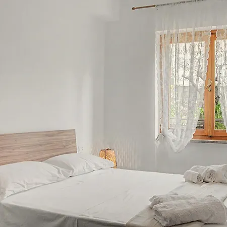 Domus Olea Eco Bio House Igloo Bed & Breakfast 3*