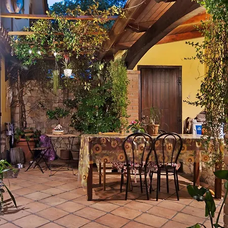 Domus Olea Eco Bio House Igloo Bed & Breakfast 3*